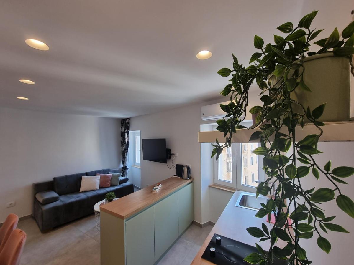 As Deluxe Apartments Пиран Екстериор снимка