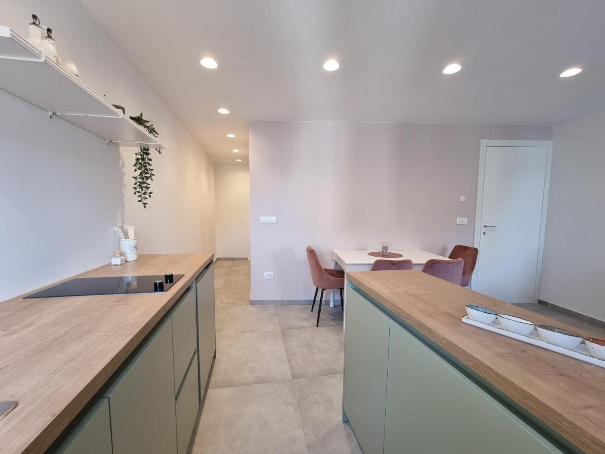 As Deluxe Apartments Пиран Екстериор снимка