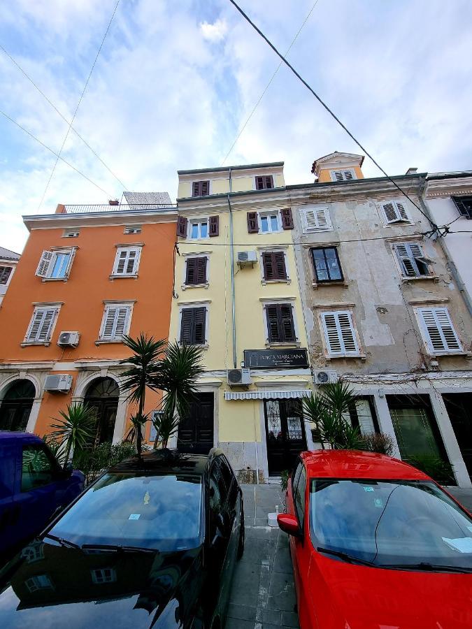 As Deluxe Apartments Пиран Екстериор снимка