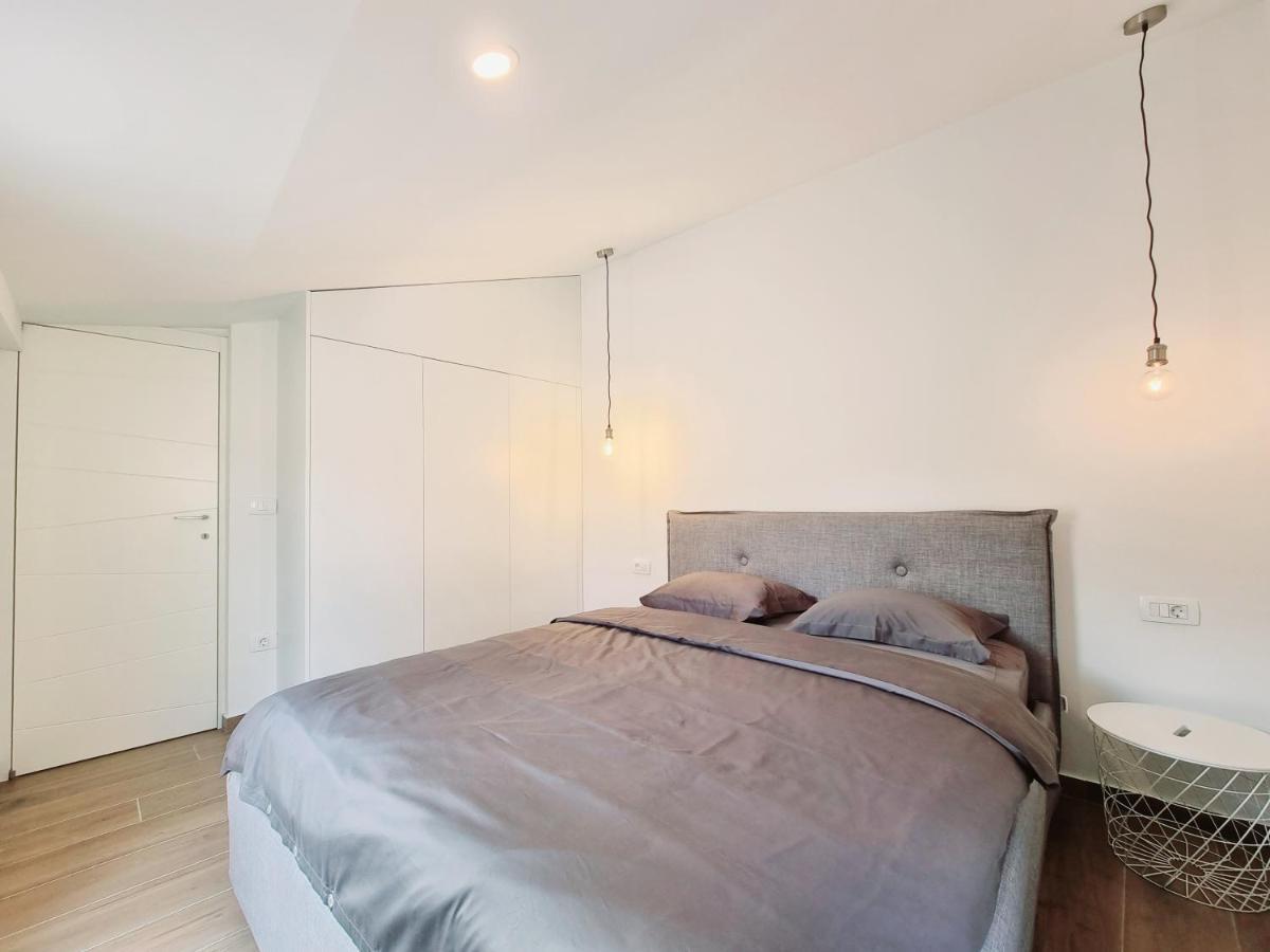 As Deluxe Apartments Пиран Екстериор снимка