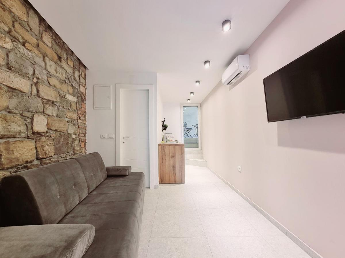 As Deluxe Apartments Пиран Екстериор снимка